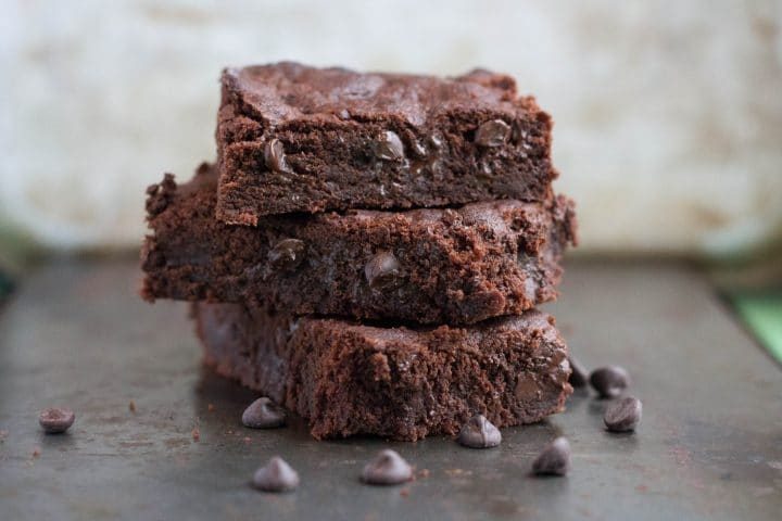 Brownie-Cookie Bliss: The Ultimate Chewy Double Chocolate Chip Bars